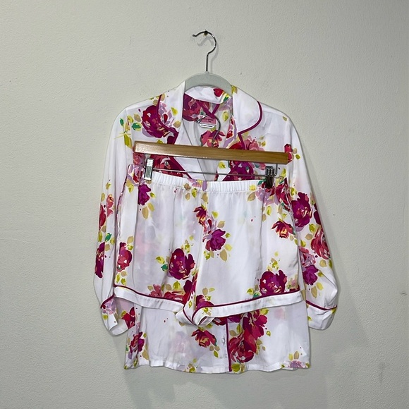 kate spade Other - Kate Spade New York Charmeuse Notch Collar Short Pajama Set